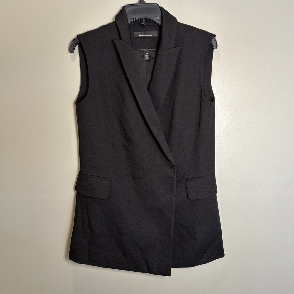 White House Black Market tailored sleeveless Vest Asymmetric front w button XS